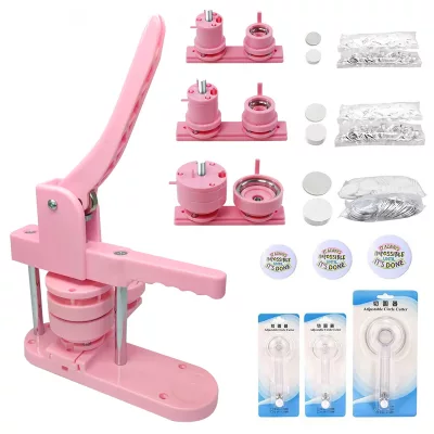 Machine à badges rose avec 3 moules