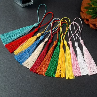 Mini pompons à franges avec boucle, polyester